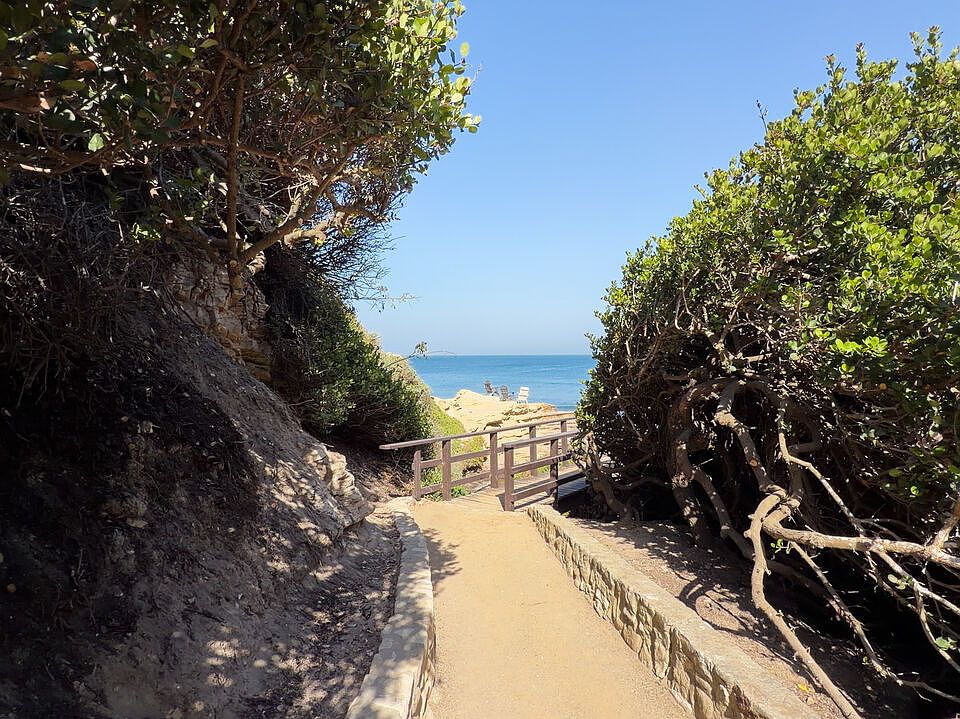 1st image of 6565 Dume Dr