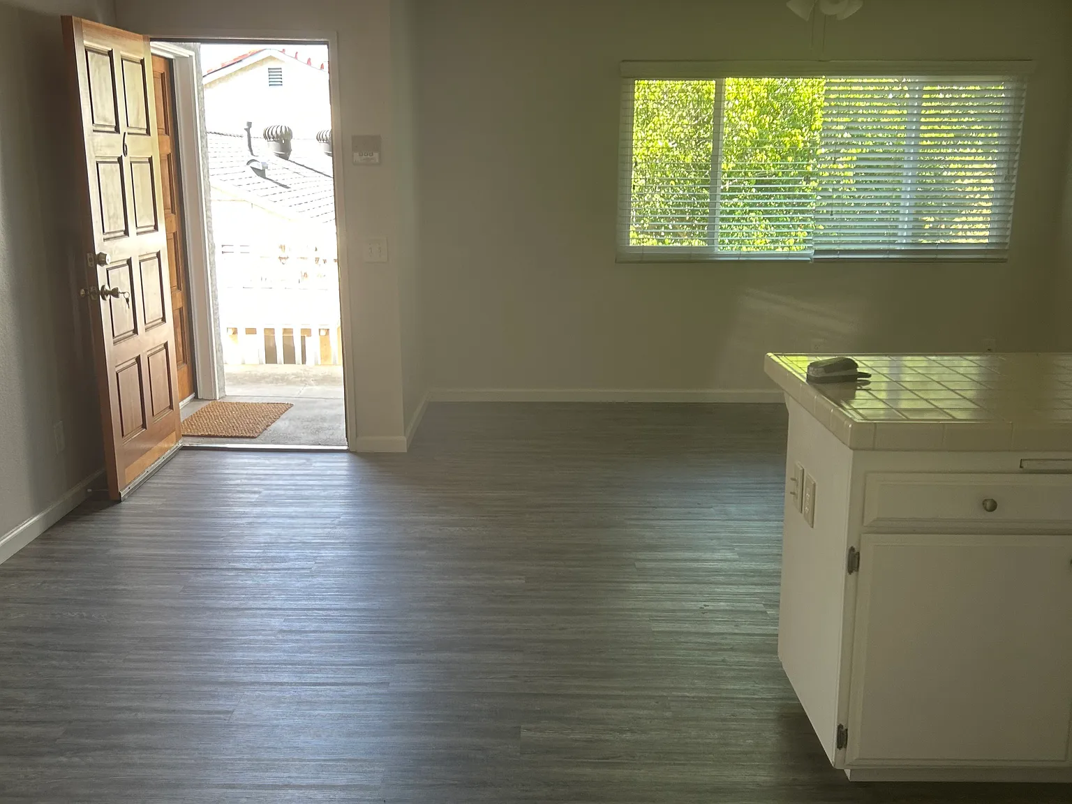 1 bed, 650 sqft, $1,750 — Photo 2