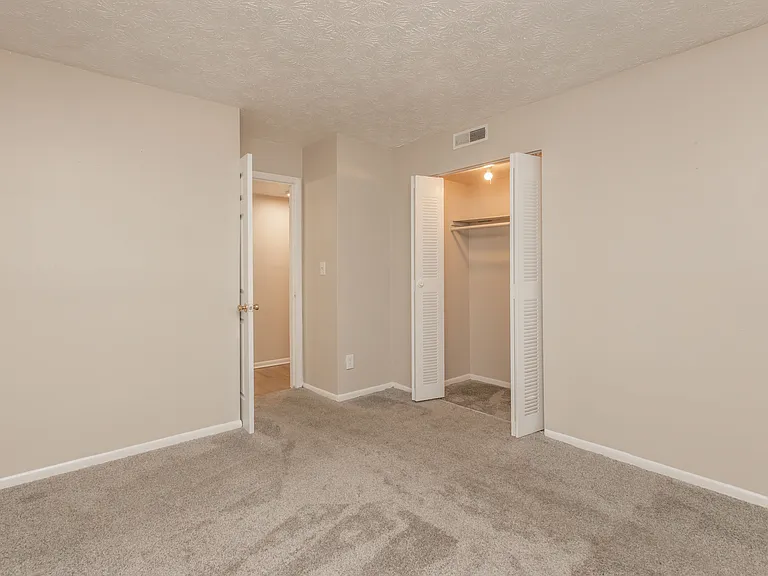 Oasis Club Apartments — Photo 33