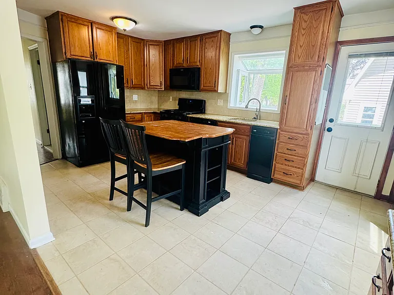 2260 Cummings Ave — Photo 8