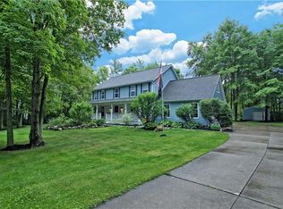 11865 Quail Woods Dr, Chardon, OH 44024