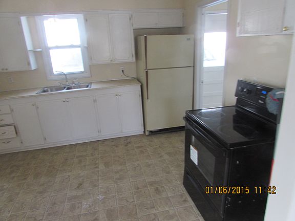 4th image of 1231 N Cottage St