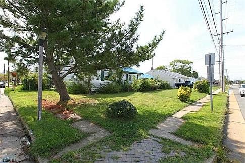 2nd image of 2020 Kuehnle Ave