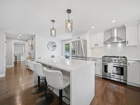2nd image of 2 Chapman Ave