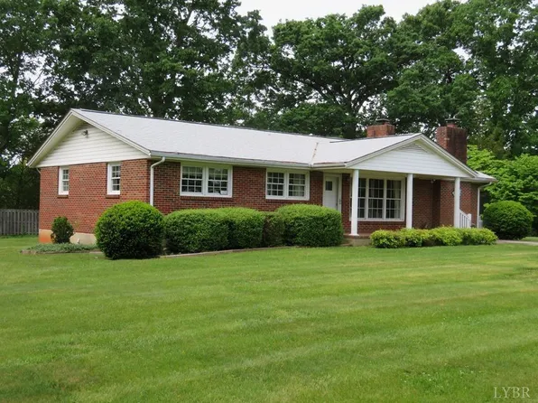 105 Music St S, Gretna, VA 24557