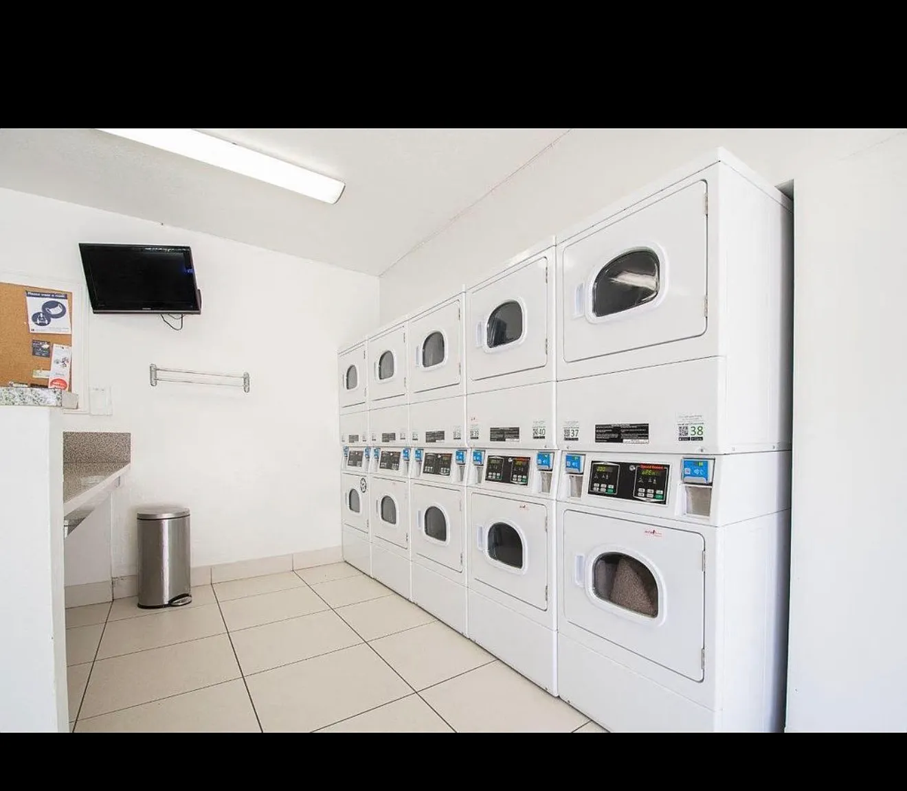 2 bed, 860 sqft, $2,450 — Photo 2