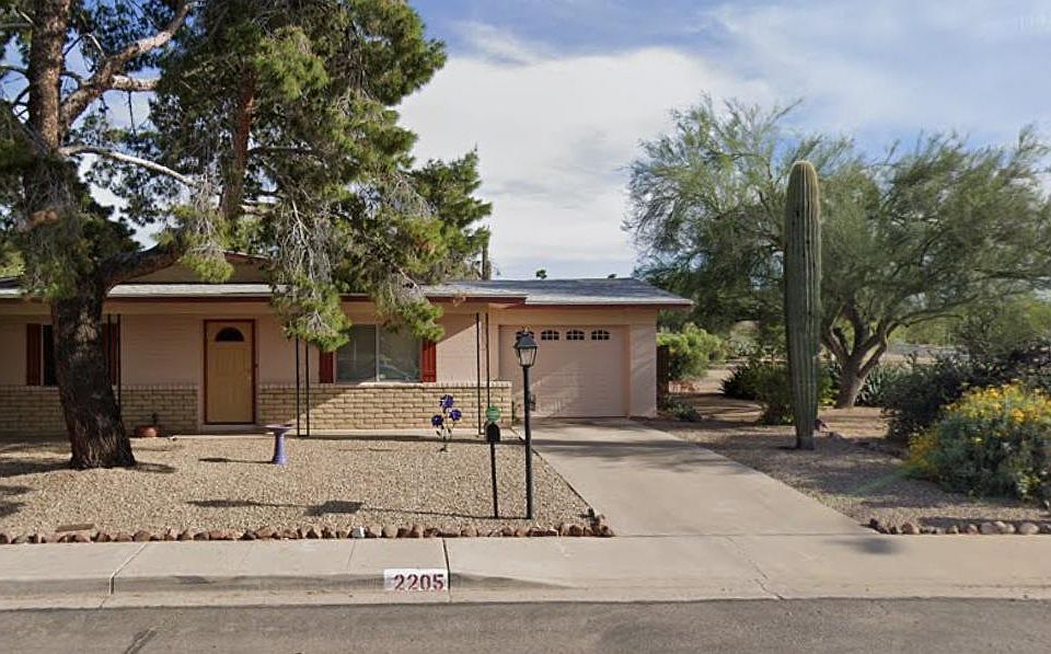1st image of 2205 E Waltann Ln