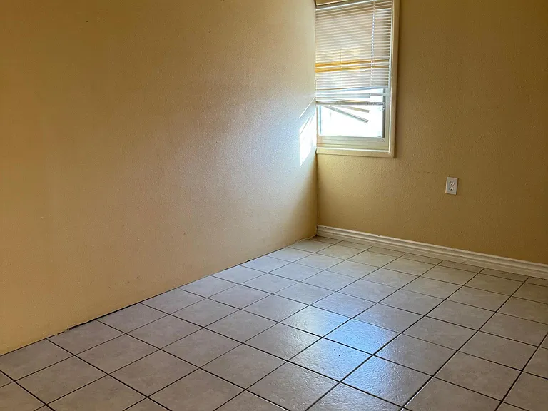 38766 E Williams St — Photo 7