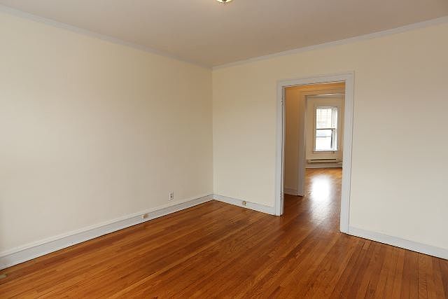 1st image of 1117 W Oakdale Ave #Three