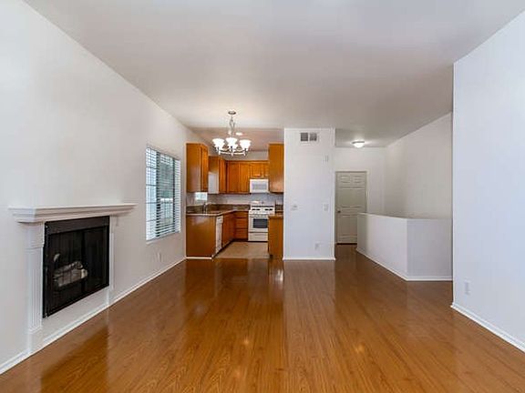 4th image of 11482 Moorpark St APT 5