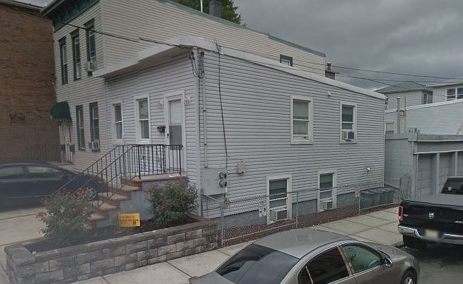 2nd image of 300 71st St