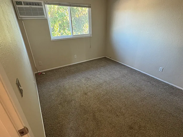 383 N M St #2 — Photo 8
