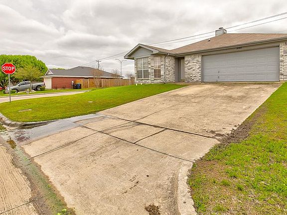 4th image of 10901 Deauville Cir S