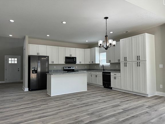 Gigantic Kitchen