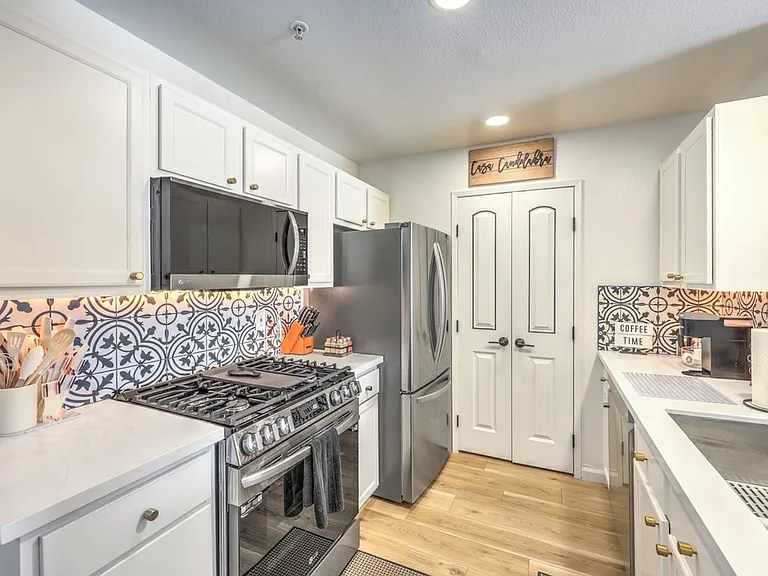 950 Seven Hills Dr 2825-10_05212026