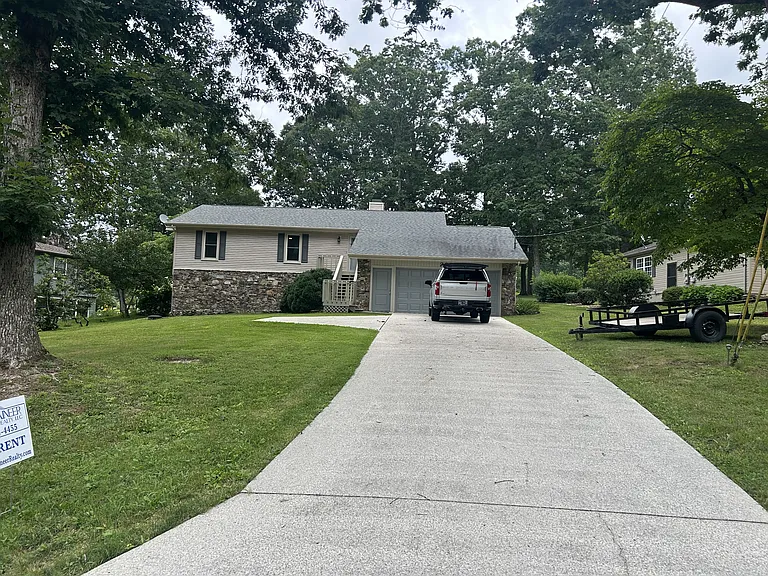 203 Snead Dr — Photo 3