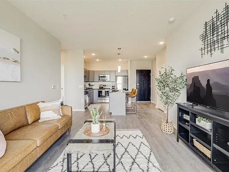 Maven Apartments — Photo 5