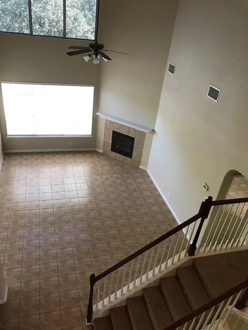 5 bed, 3090 sqft, $2,799 — Photo 3