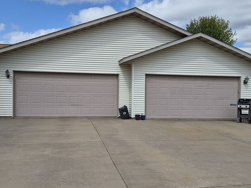 1st image of 1002 Georgene St