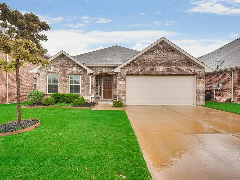4721 Lazy Oaks St — Photo 1