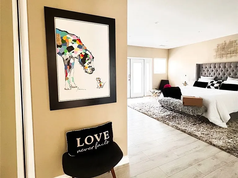 5835 Topeka Dr — Photo 16