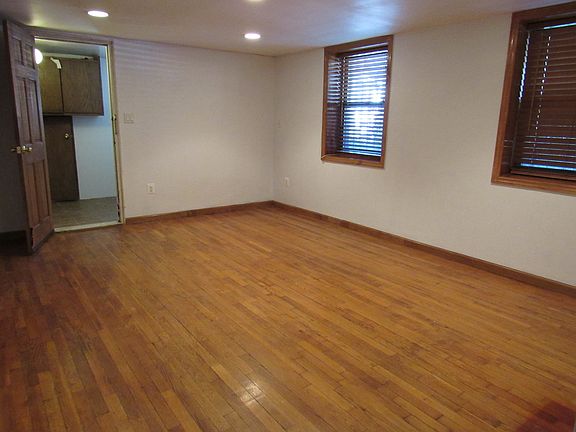 2nd image of 3426 Kings Hwy #1