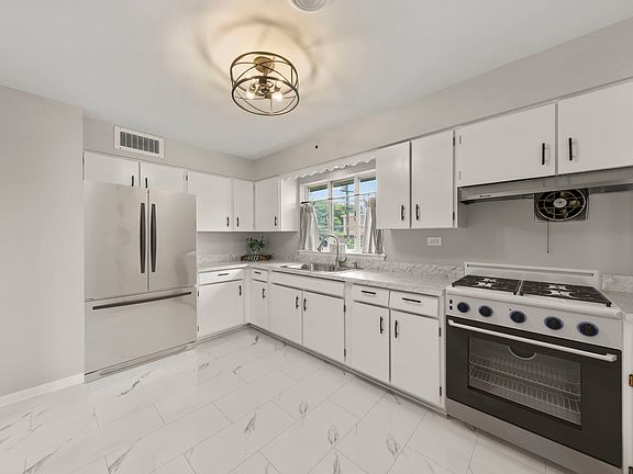 4th image of 1106 N 10th Ave