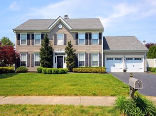 31 Saint Johns Dr, Freehold, NJ 07728