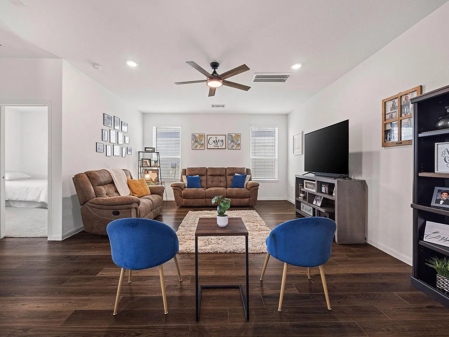 4 bed, 3.0 bath, 2048 sqft, $2,400 — Photo 3