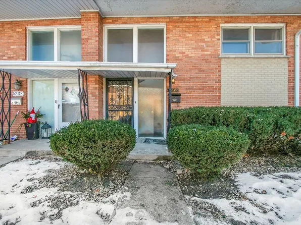 6735 N Lawndale Ave, Lincolnwood, IL 60712