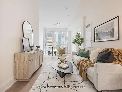 88 Cumberland St #1801 Photo 1