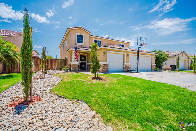 1st image of 300 Cahuilla Dr