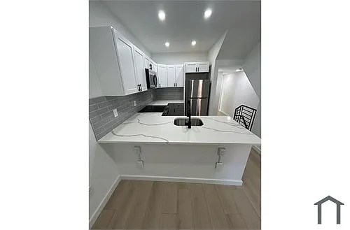 2408 Turner St #2 Photo 1