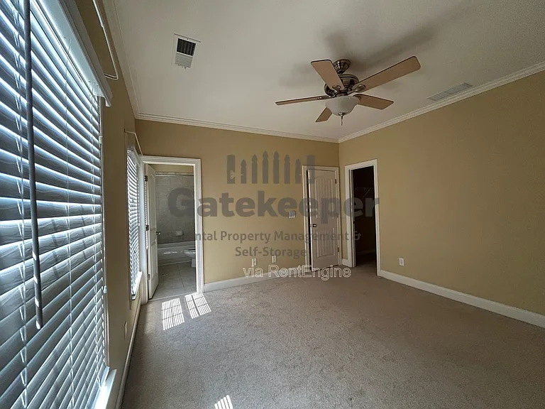 106 Lexington Vlg — Photo 12