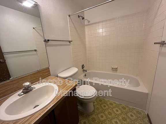 5th image of 2282 Stace St APT 2