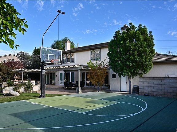 5th image of 1019 Fuller Dr