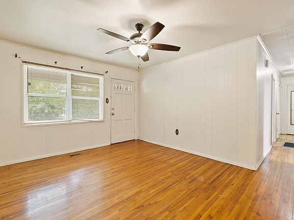 4th image of 166 Tulane St