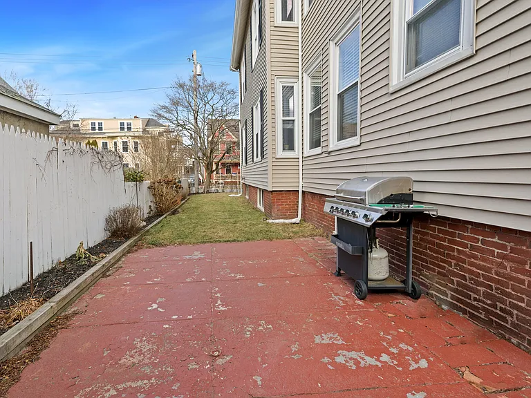 29 Ocean Ave #4 — Photo 30