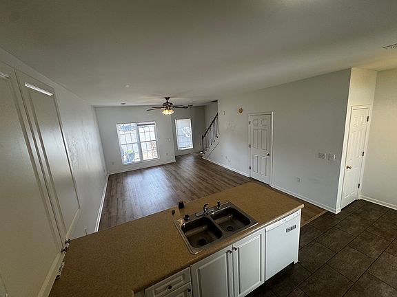2nd image of 14 Ridgestone Cir