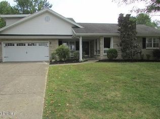 7208 Supremus Dr, Louisville, KY 40214