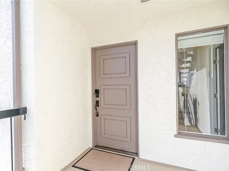 11813 Ellice St — Photo 36