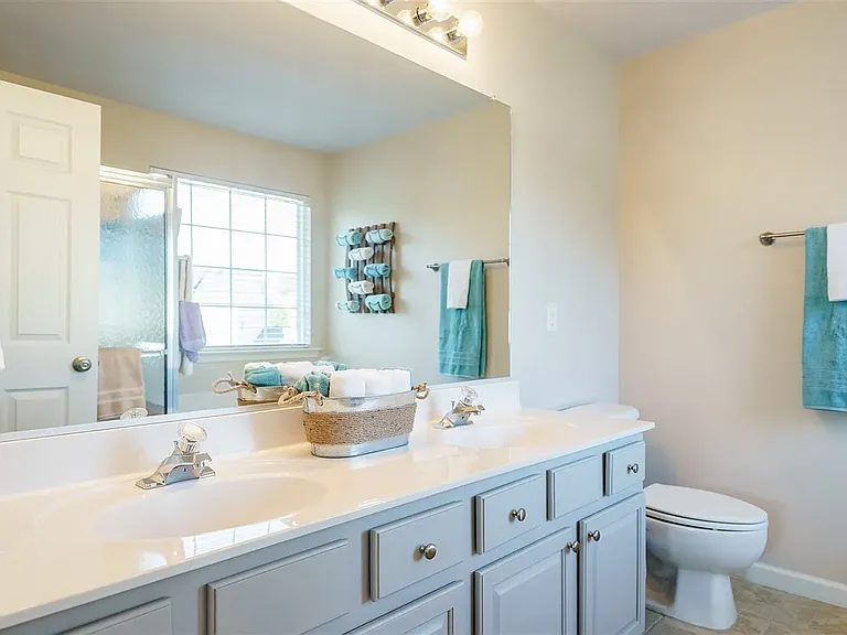 1217 Twelve Oaks Ln — Photo 16