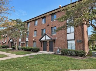 169 Gregory St APT 13, Aurora, IL 60504