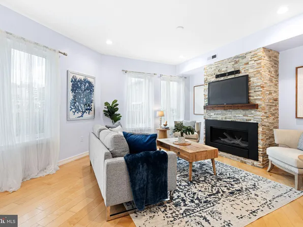 1508 Earl St, Philadelphia, PA 19125