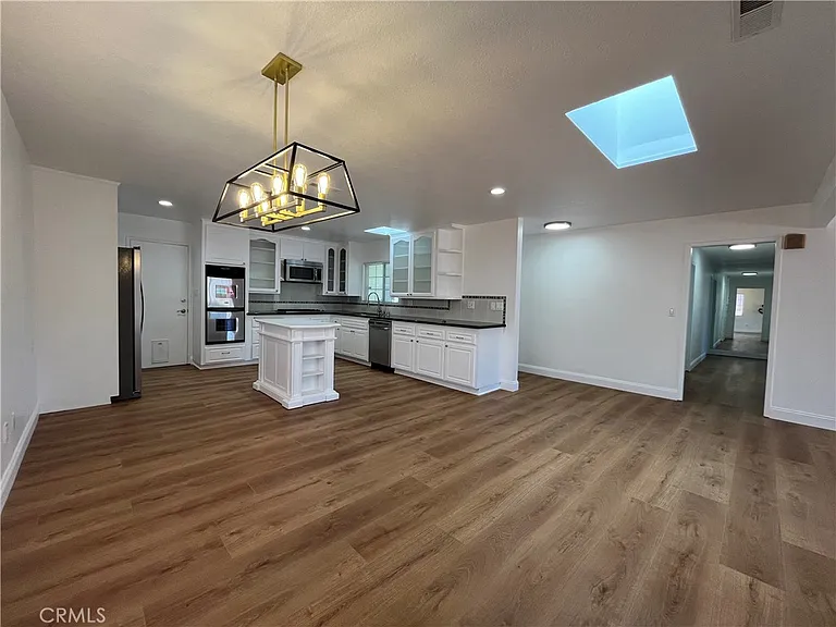 16944 Superior St — Photo 4