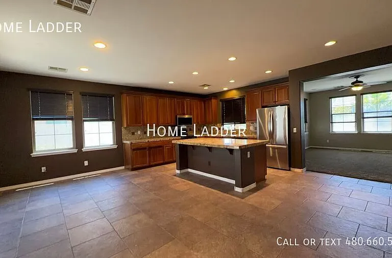 20593 W Hamilton St — Photo 13