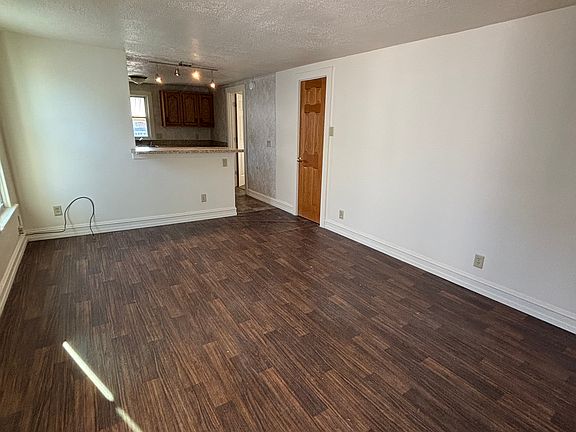 4th image of 701 W 6th St APT 2