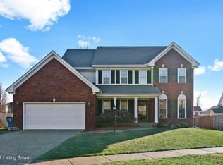 8906 Adams Run Ct, Louisville, KY 40228