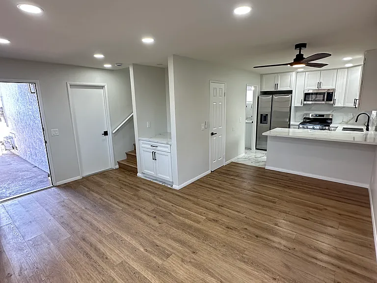 1118 Persimmon Ave — Photo 7