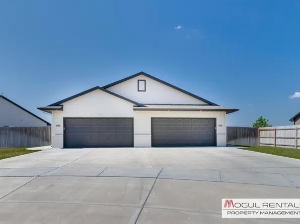 596 E Martens Dr, Goddard, KS 67052
